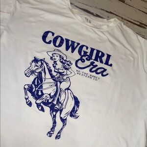 Horse t shirt. White and Blue Short Sleeve Tee with Western Graphic
